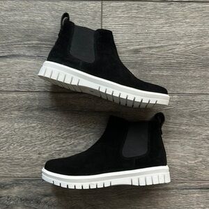 NWT Blondo shoes, waterproof, black booties, zipper side, size 8